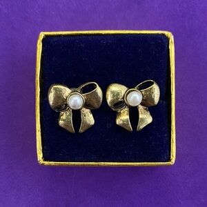 💛 Antiqued Gold Plated Bow Earrings | Faux Pearl Vintage Inspired Romance